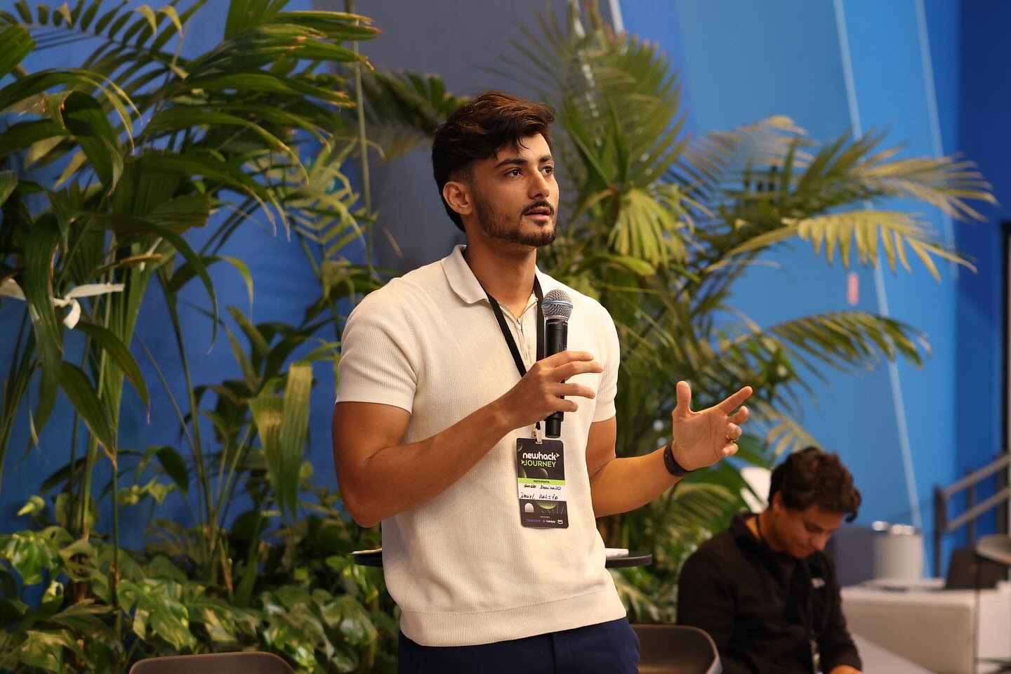 Daniel Rios em palestra no evento Newhack Journey